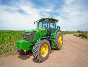 descubre-cual-es-el-tractor-ideal-para-optimizar-tus-labores-en-el-campo