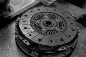 que-hacer-cuando-el-embrague-empieza-a-patinar-en-un-tractor